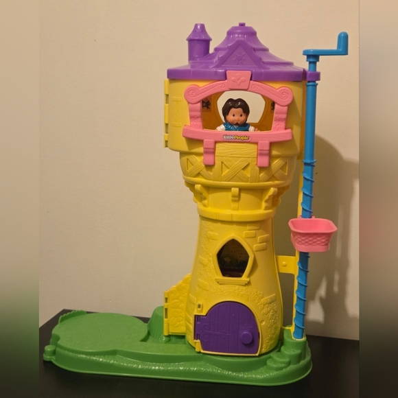 Little People Disney Princess Rapunzels Musical Tower With Prince Flynn - Picture 7 of 13